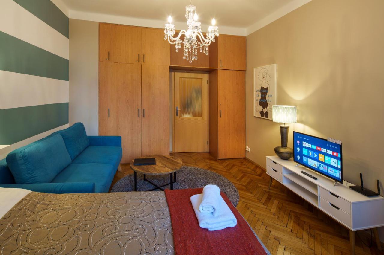 Dlouhá Apartment with balcony Praga Esterno foto