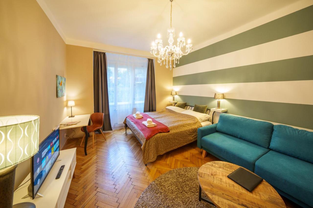 Dlouhá Apartment with balcony Praga Esterno foto